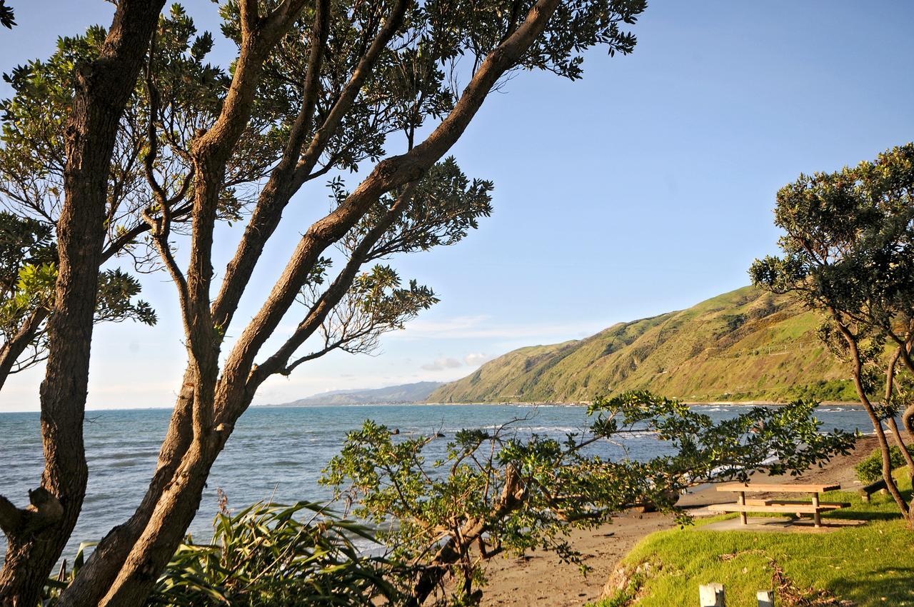 Kapiti Waves Bed & Breakfast Pukerua Bay Exterior foto