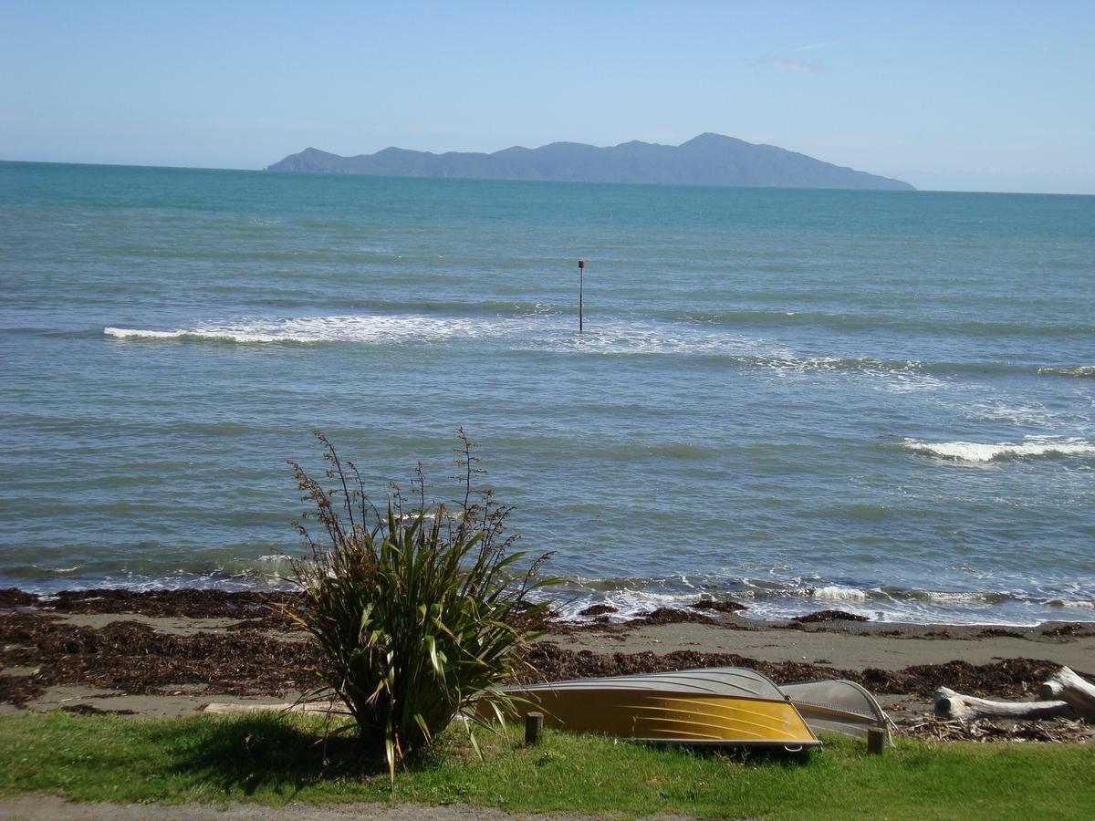 Kapiti Waves Bed & Breakfast Pukerua Bay Exterior foto